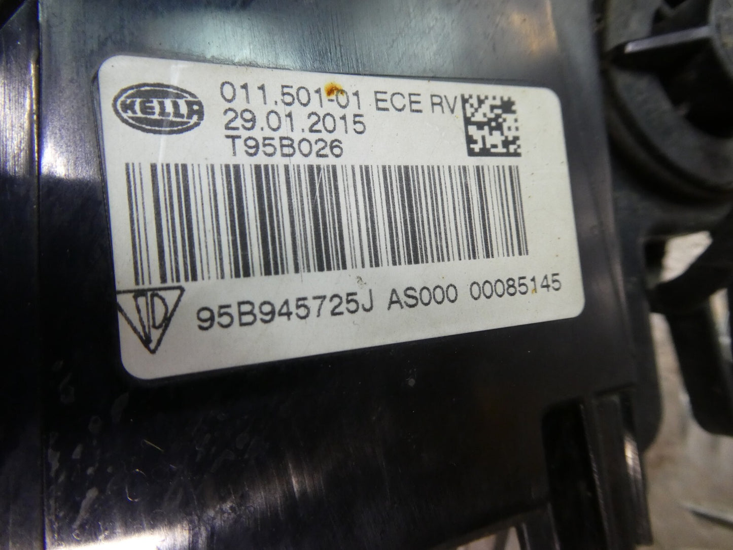 Porsche Macan 95B Rücklicht Stoßfängerleuchte Hinten Links 95B945725J gebraucht - Original