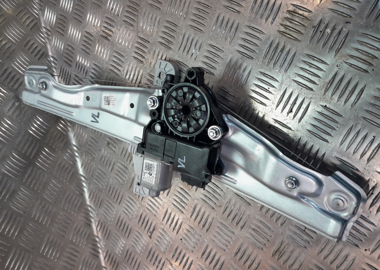 HYUNDAI IONIQ 5 elektrisch mit Motor Vorne 82450-GI010 82401GI01 ORIGINAL gebraucht - Fensterheber