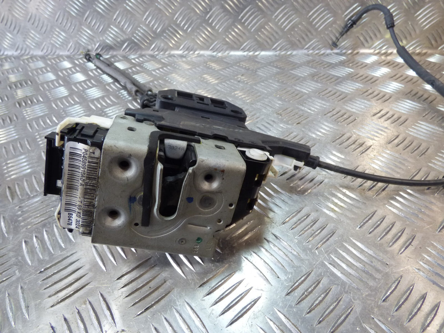 Jeep Cherokee KL 2015 Türschloss hinten links ORIGINAL gebraucht - P04589915AD