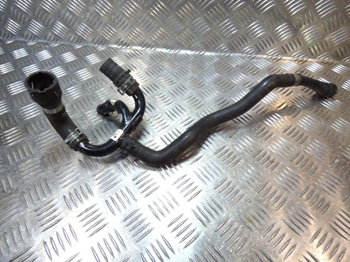 Porsche Cayenne 92A Hybrid Kühlmittelrohr Kühlwasserschläuche ORIGINAL gebraucht - 7P0121070F
