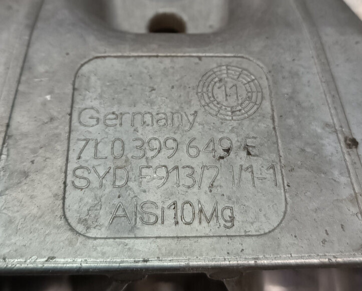 Porsche Cayenne S 92A Halter Halterung 7L0399649E 7L0399649 E ORIGINAL gebraucht - Getriebe