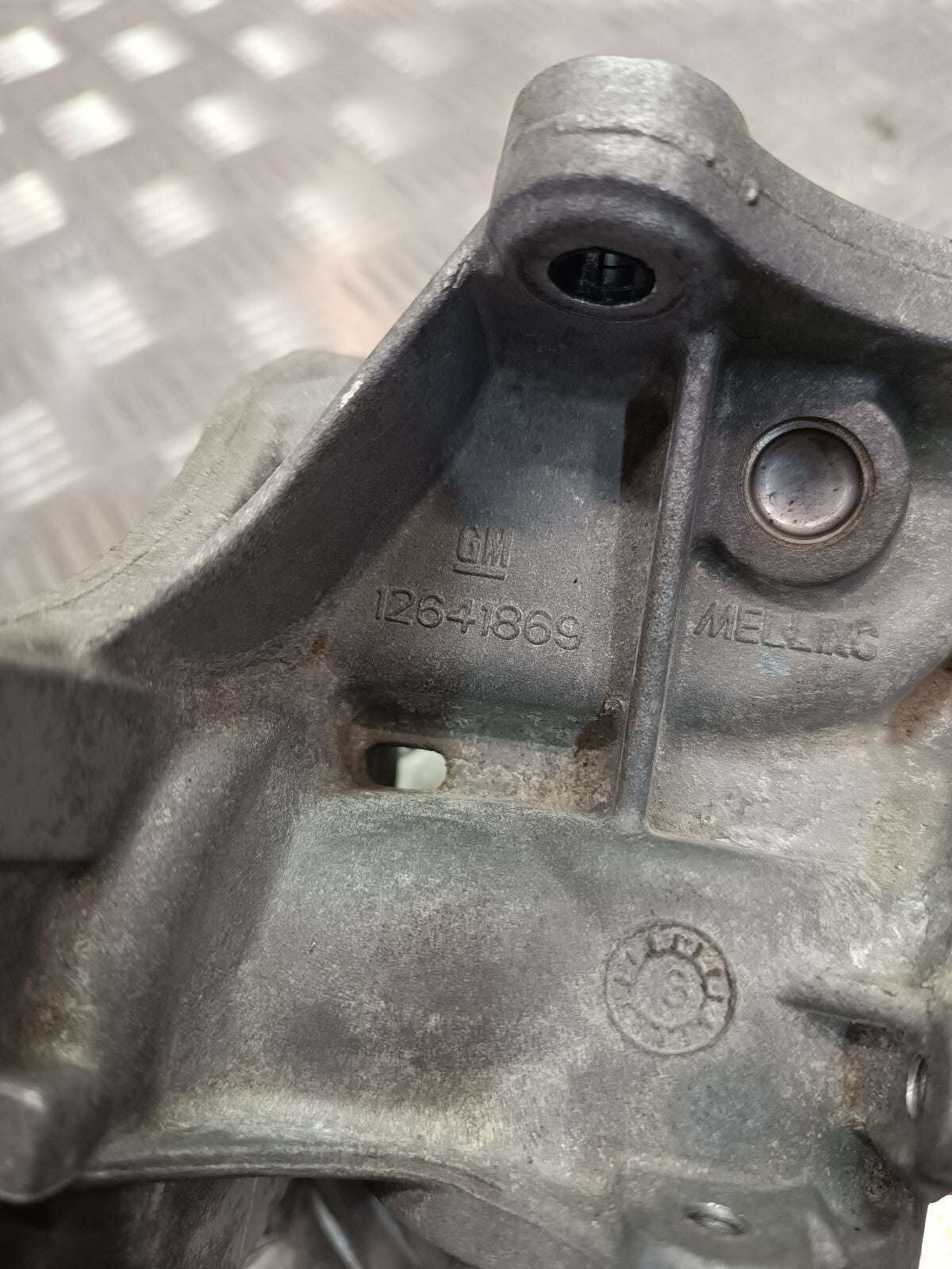 OPEL ASTRA K 1.0 TURBO 12V Original Wasserpumpe Halter GM gebraucht - 12641869