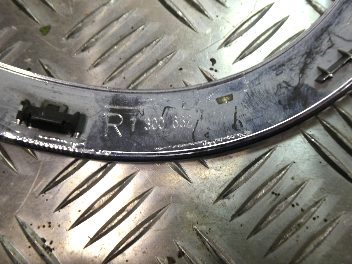 Mini Cooper F55 F56 F57 Zierring Scheinwerfer Chrom rechts CR ORIGINAL gebraucht - 7300632