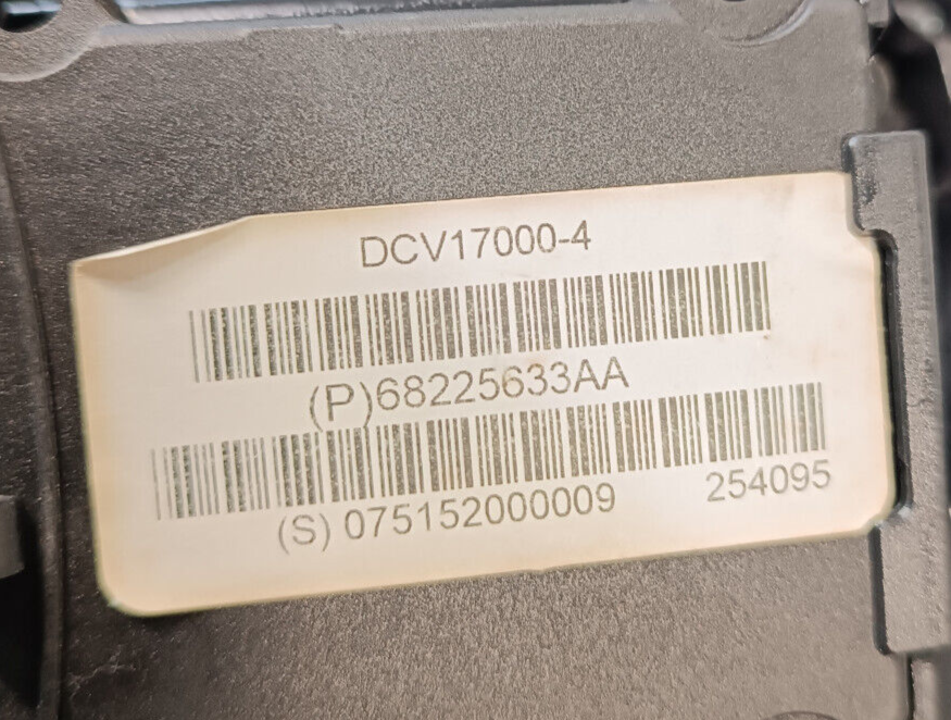 Jeep Grand Cherokee WK2 Innenleuchte Beleuchtung Vorne ORIGINAL gebraucht - 68225633AA