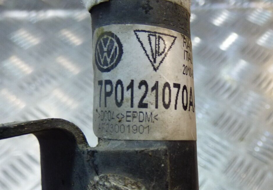 Porsche Cayenne 92A Hybrid Kühlmittelrohr Kühlwasserschläuche ORIGINAL gebraucht - 7P0121070AA