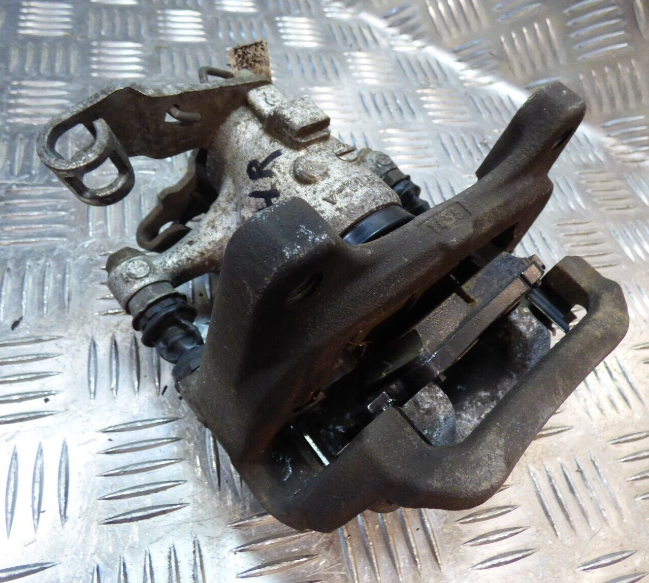 OPEL ASTRA K 1.4 TURBO Hinten Rechts Bremssattel mit Bremsbeläge GM ORIGINAL gebraucht - 39021738