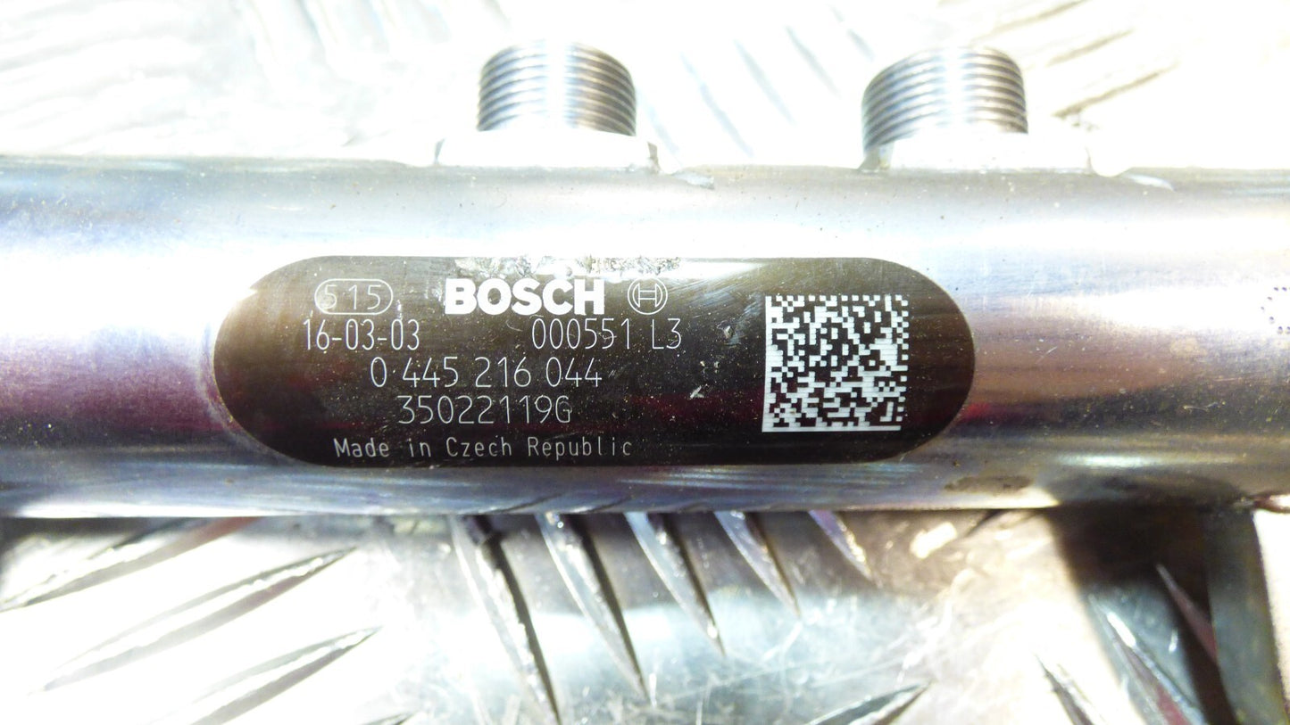 Jeep Grand Cherokee 3.0 CDR WK2 Einspritzleiste Kraftstoffverteiler ORIGINAL gebraucht - 0445216044