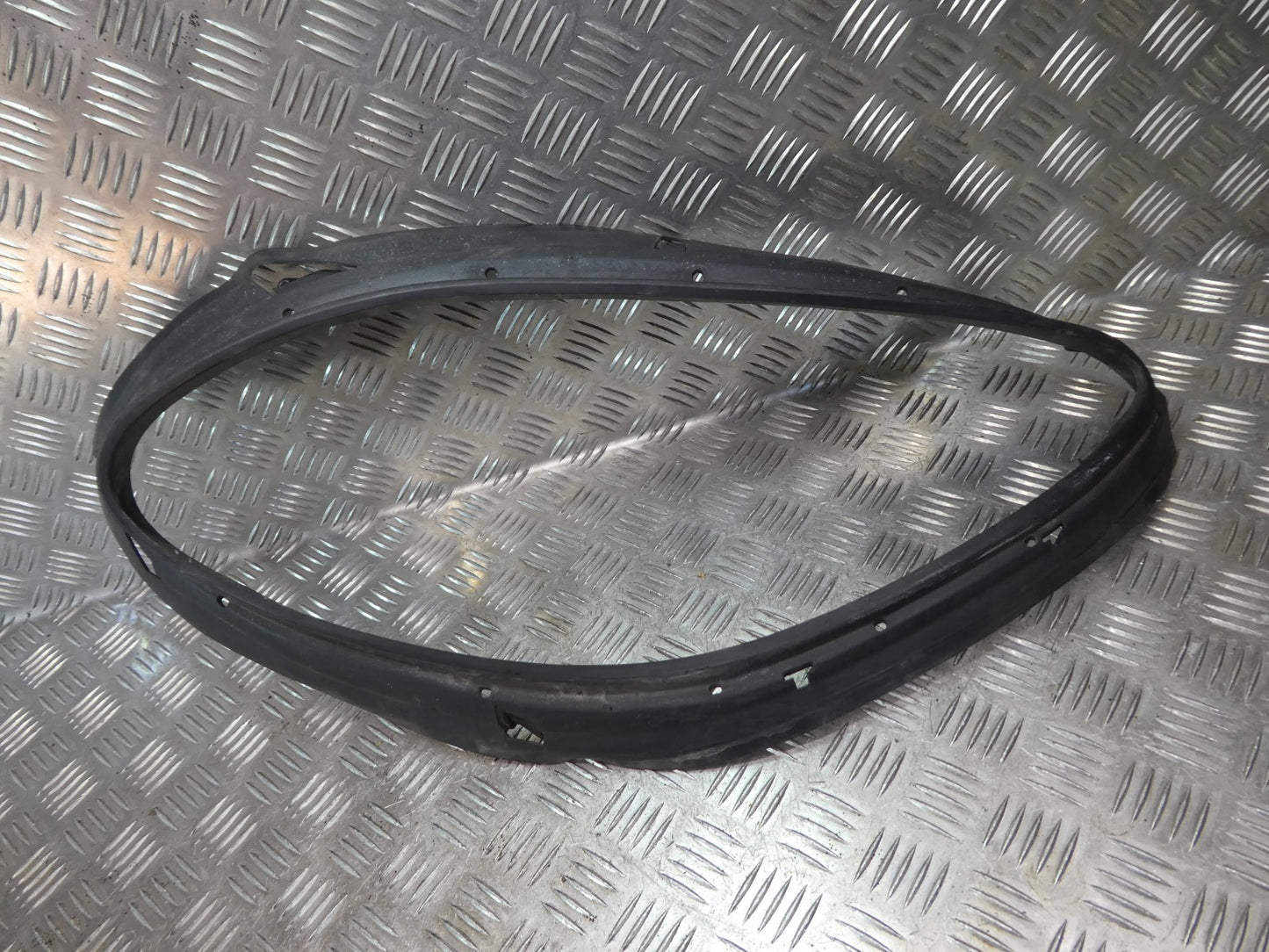Porsche Macan 95B Scheinwerfer Gummidichtung Rechts 760.02.201.99 gebraucht - Original