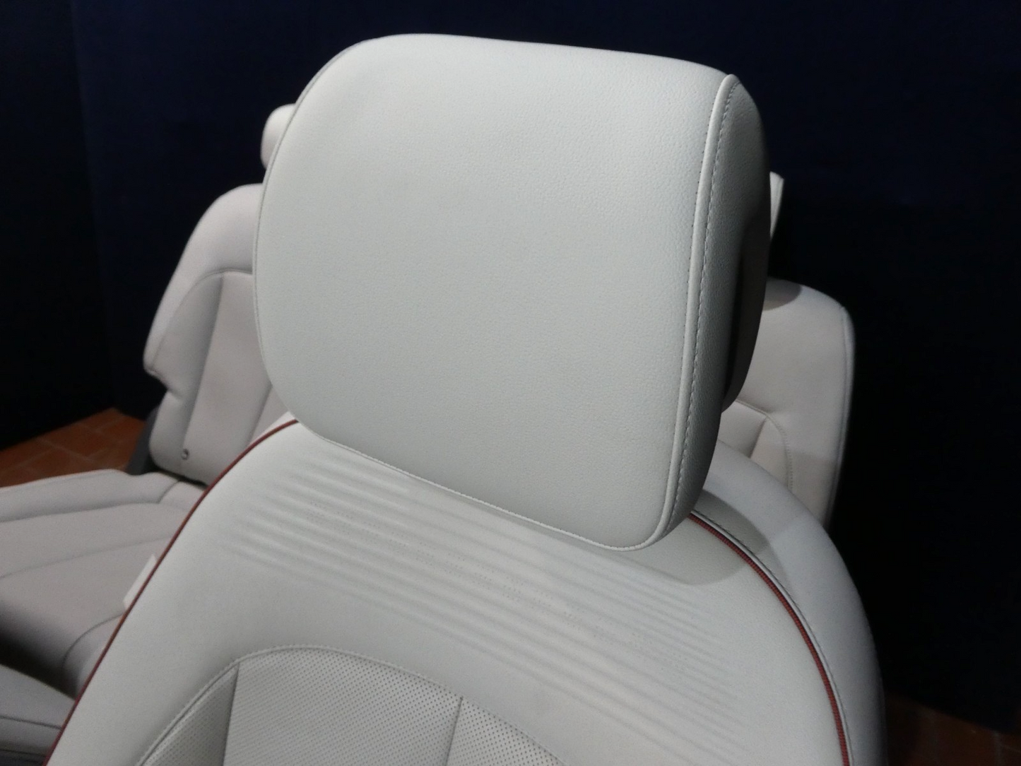 HYUNDAI IONIQ 5 Innen Sitze Weiß leder Voll Astattung wie NEU ORIGINAL gebraucht - austattung