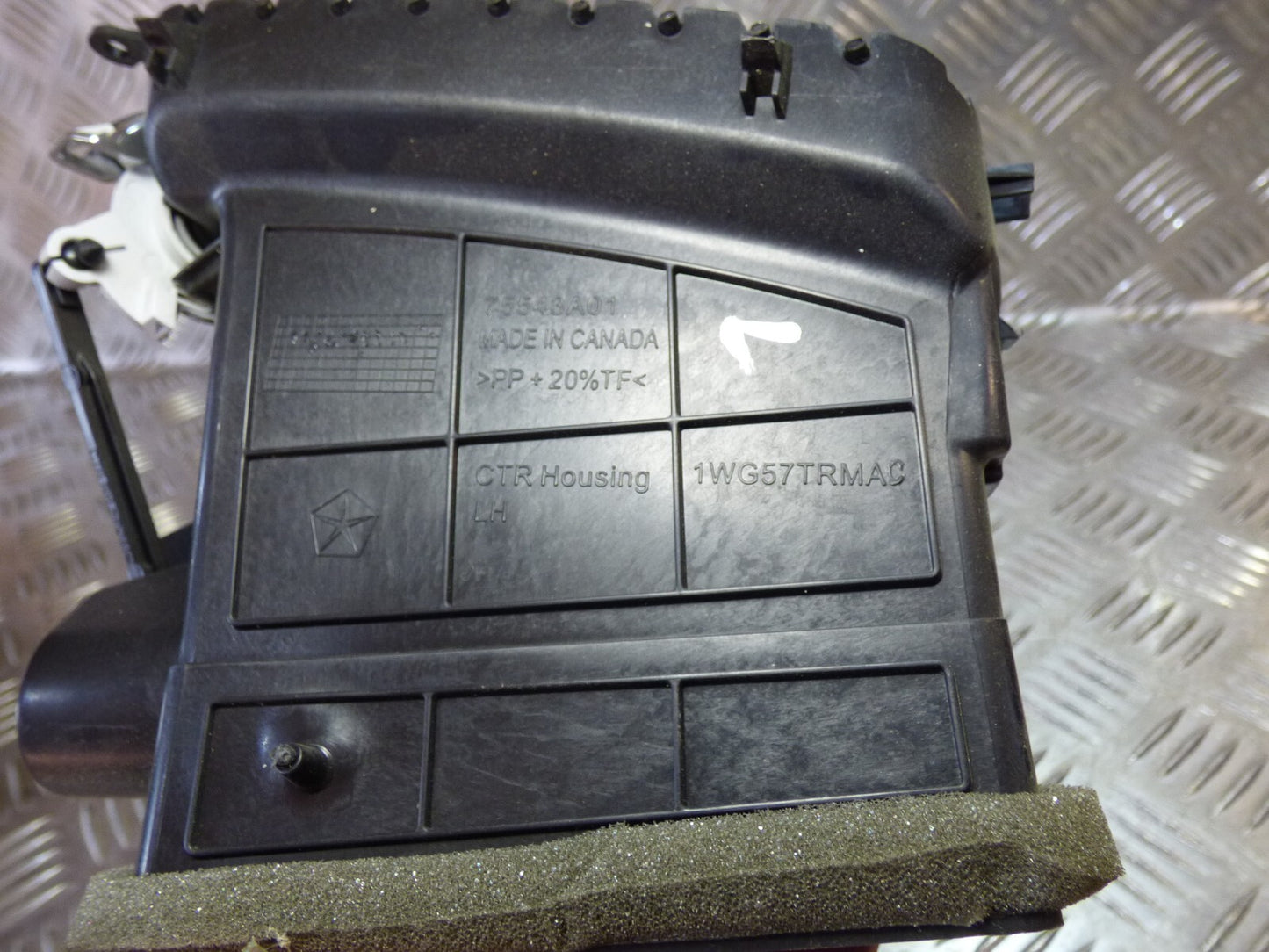 Jeep KL 2015 Lüftungsgitter Armaturenbrett links 1WG57TRMAC _ 75543A0 ORIGINAL gebraucht - Cherokee