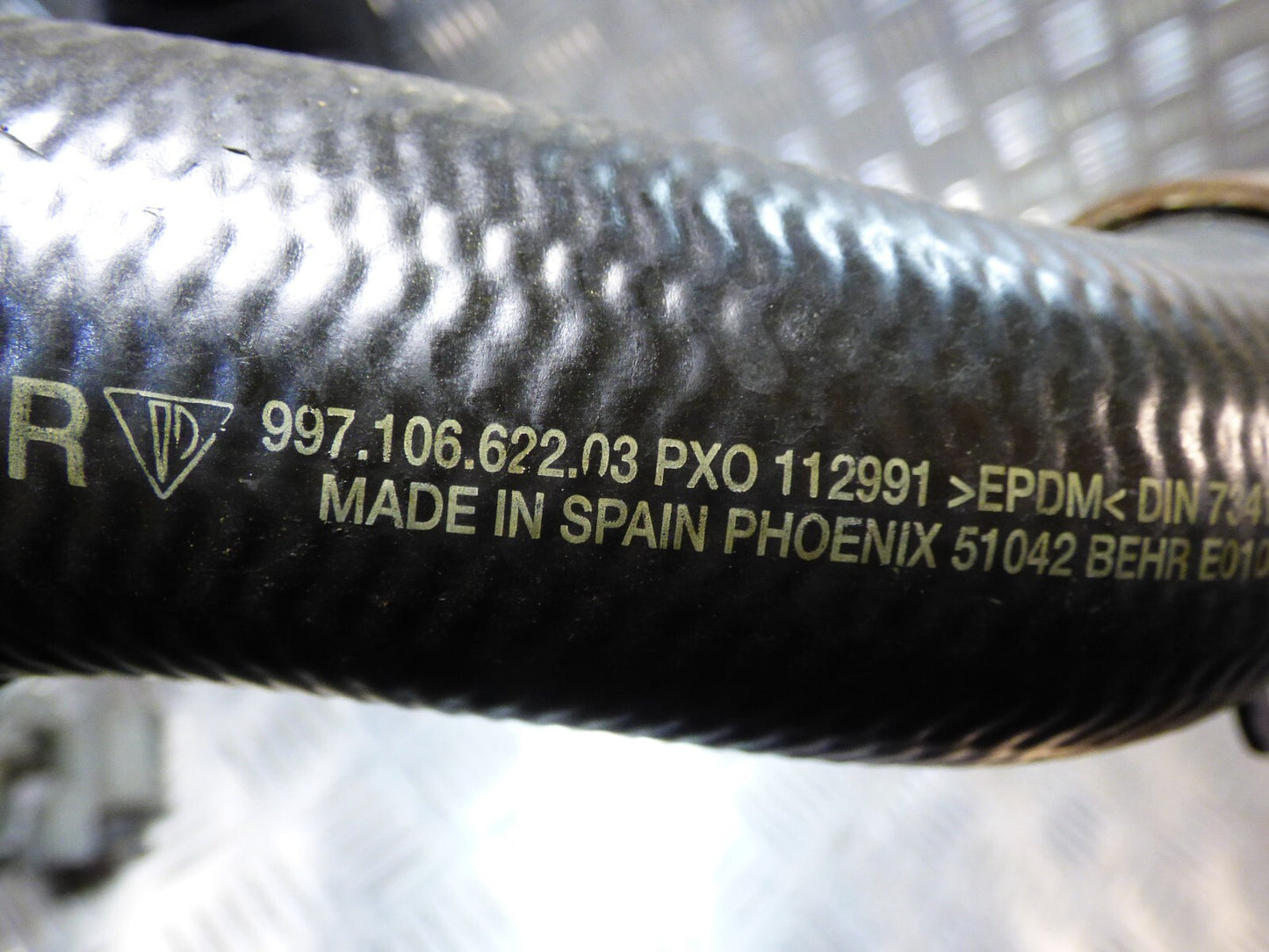 Porsche Boxster Cayman 987 997 Wasserkühler Wasserschlauch Vorlauf ORIGINAL gebraucht - 99710662204