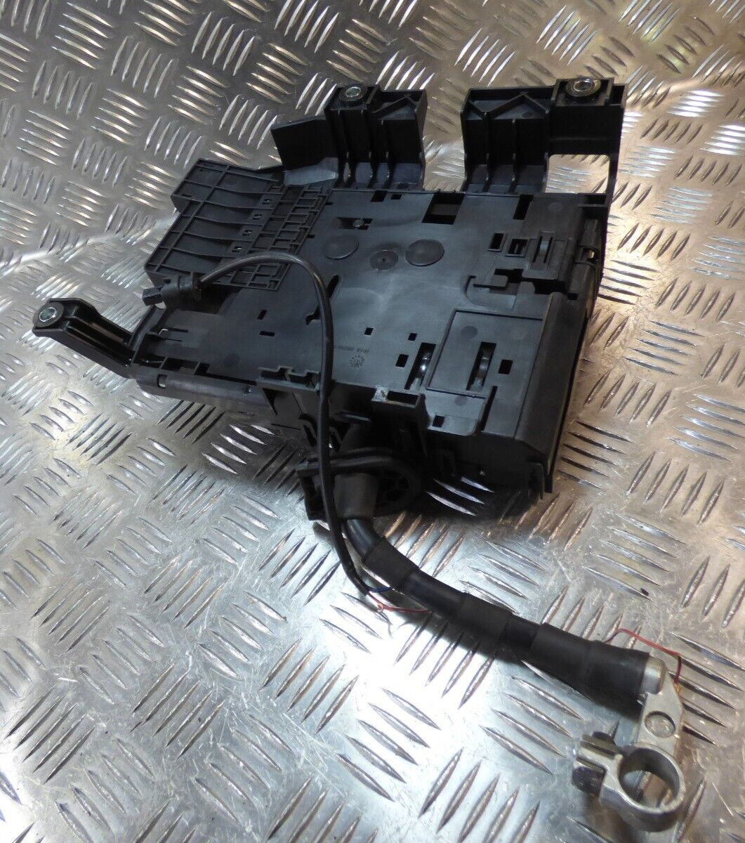 Porsche Cayenne 92A 3.0 Hybrid Relaiskasten 7P0937548J ORIGINAL gebraucht - Sicherungskasten