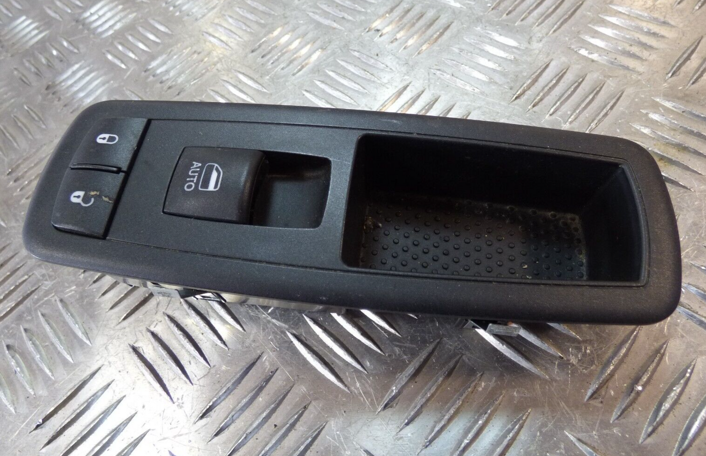 Jeep Cherokee KL 2015 Elektrischer Fensterheberschalter vorne rechts ORIGINAL gebraucht - 68228155AA