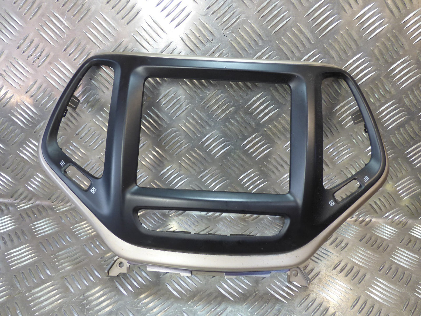 Jeep Cherokee KL 2015 Radio GPS Kopfeinheit Verkleidung ORIGINAL gebraucht - P68164099AB
