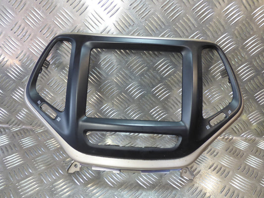 Jeep Cherokee KL 2015 Radio GPS Kopfeinheit Verkleidung ORIGINAL gebraucht - P68164099AB