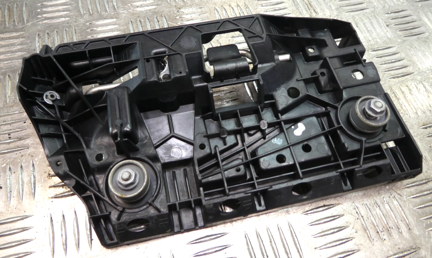 Porsche Panamera 3.0 E-Hybrid Scheinwerfer Halter Links ORIGINAL gebraucht - 97063107351