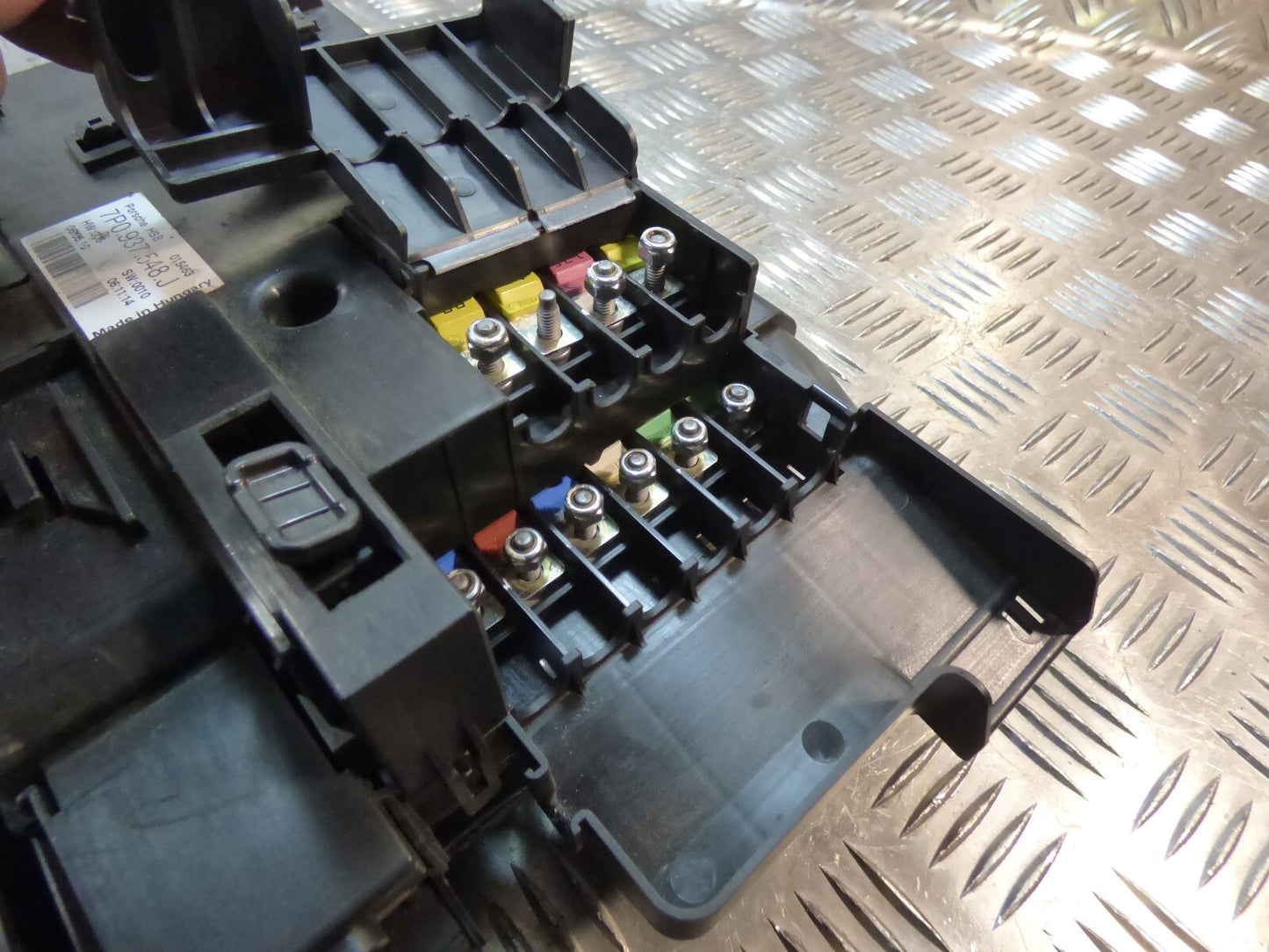 Porsche Cayenne 92A 3.0 Hybrid Relaiskasten 7P0937548J ORIGINAL gebraucht - Sicherungskasten