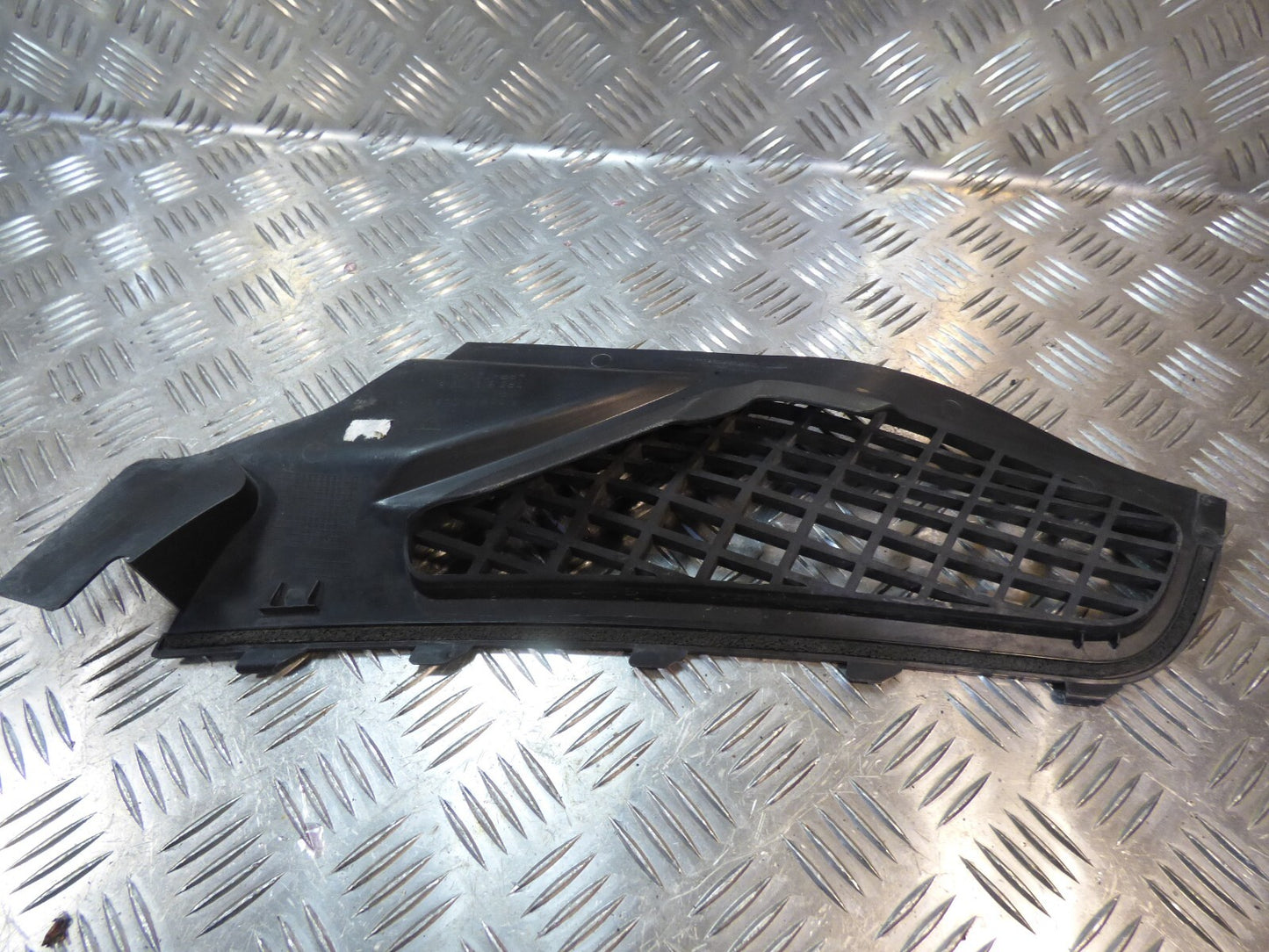 Porsche Cayenne 92A Windlauf Wasserkasten rechts 7P5819176B ORIGINAL gebraucht - Abdeckung