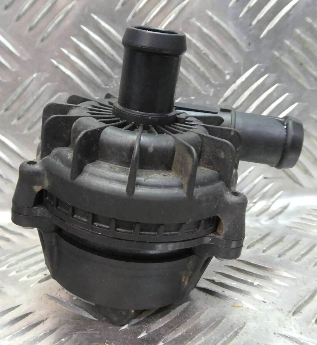 VW ID3 ID.3 Orig. Wasserpumpe Kühlmittelpumpe Pumpe 1EA965567A ORIGINAL gebraucht - Volkswagen