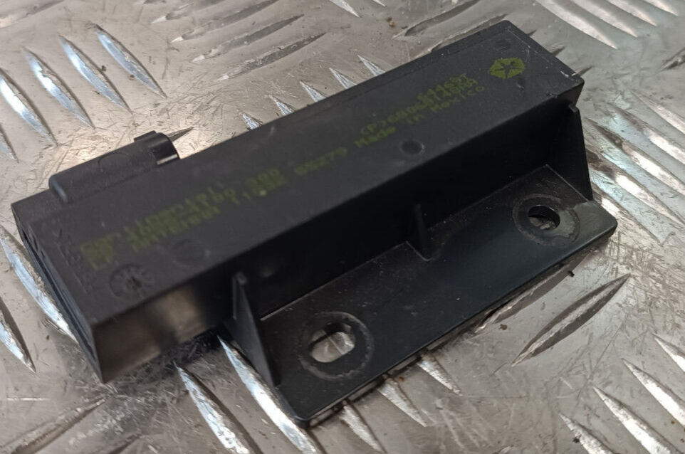 Jeep Grand Cherokee WK2 Radio Antenne Module ORIGINAL gebraucht - 68068148AA