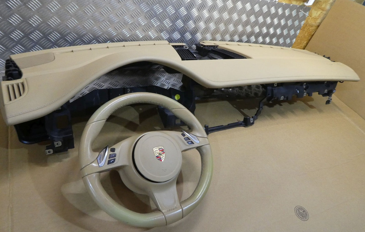 Porsche Panamera 970 Facelift Armaturenbrett Lederlenkrad Luxorbeige ORIGINAL gebraucht - 97055210107