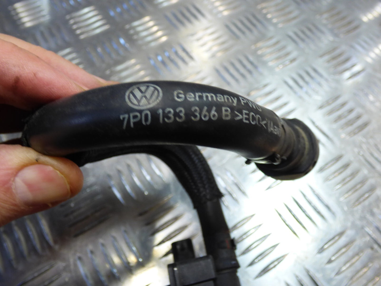 Porsche Cayenne 92A Entlüftungsleistung Ventil 06E906517B ORIGINAL gebraucht - Auslassventil