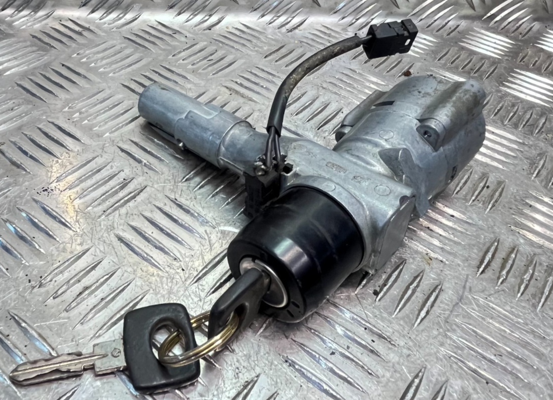 Mercedes-Benz C126 W126 _ Zündschalter mit Schlüssel