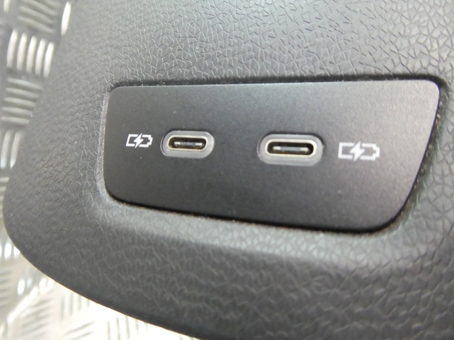 ID3 ID.3 Mittelkonsole Konsolle mit USB anschluss ORIGINAL gebraucht - Volkswagen