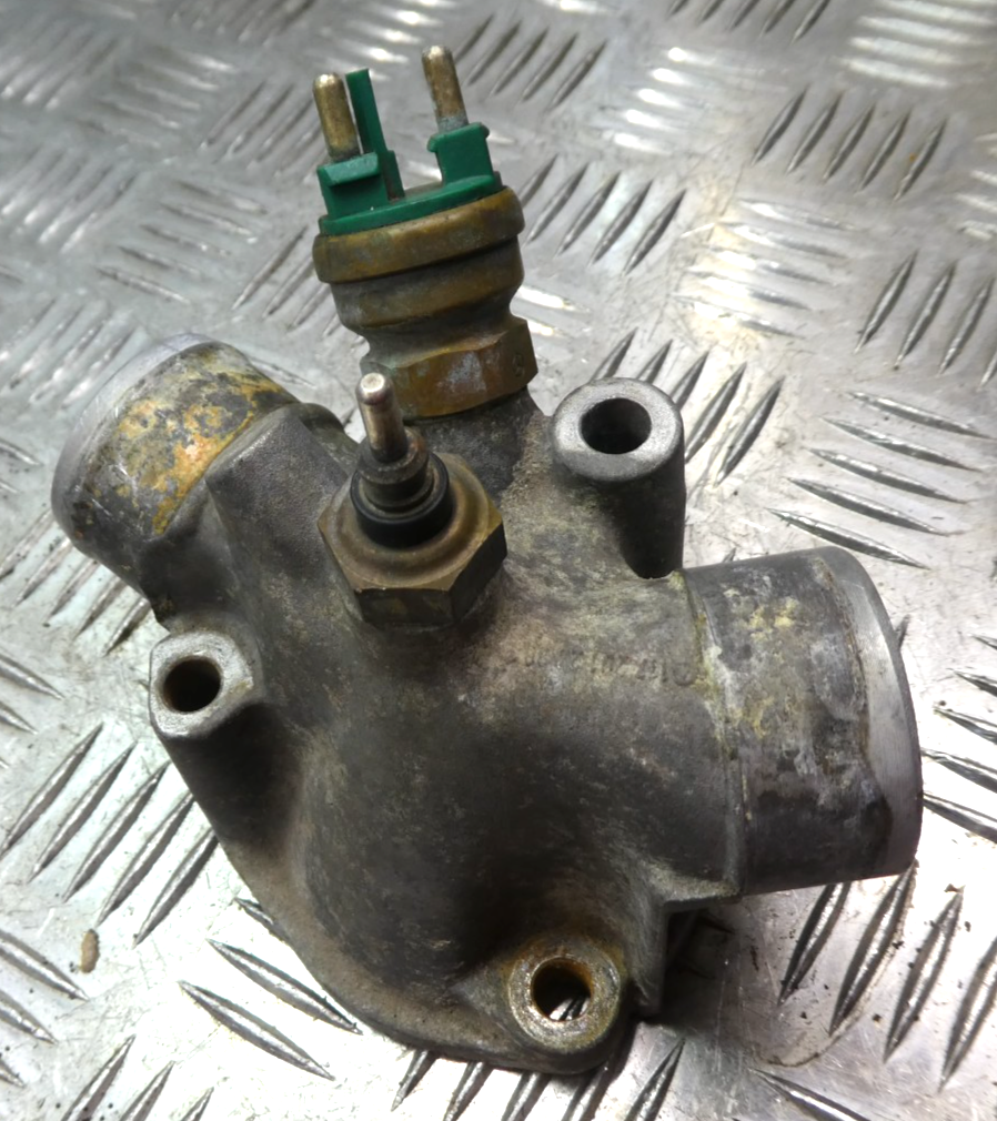 Mercedes-Benz W126 C126 W126 Kühlwasserverteiler rohr kühlvasser