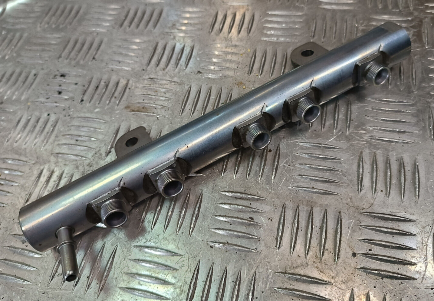 Jeep Grand Cherokee WK2 3.0 CRD Kraftstoffverteiler 35032008F ORIGINAL gebraucht - 0445216050LW