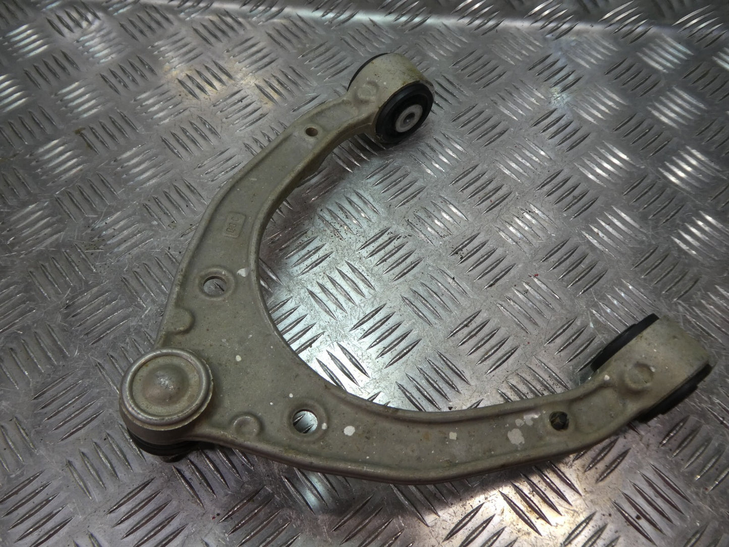 Porsche Cayenne 92A vorne oben links = rechts 7P0407021 ORIGINAL gebraucht - Querlenker