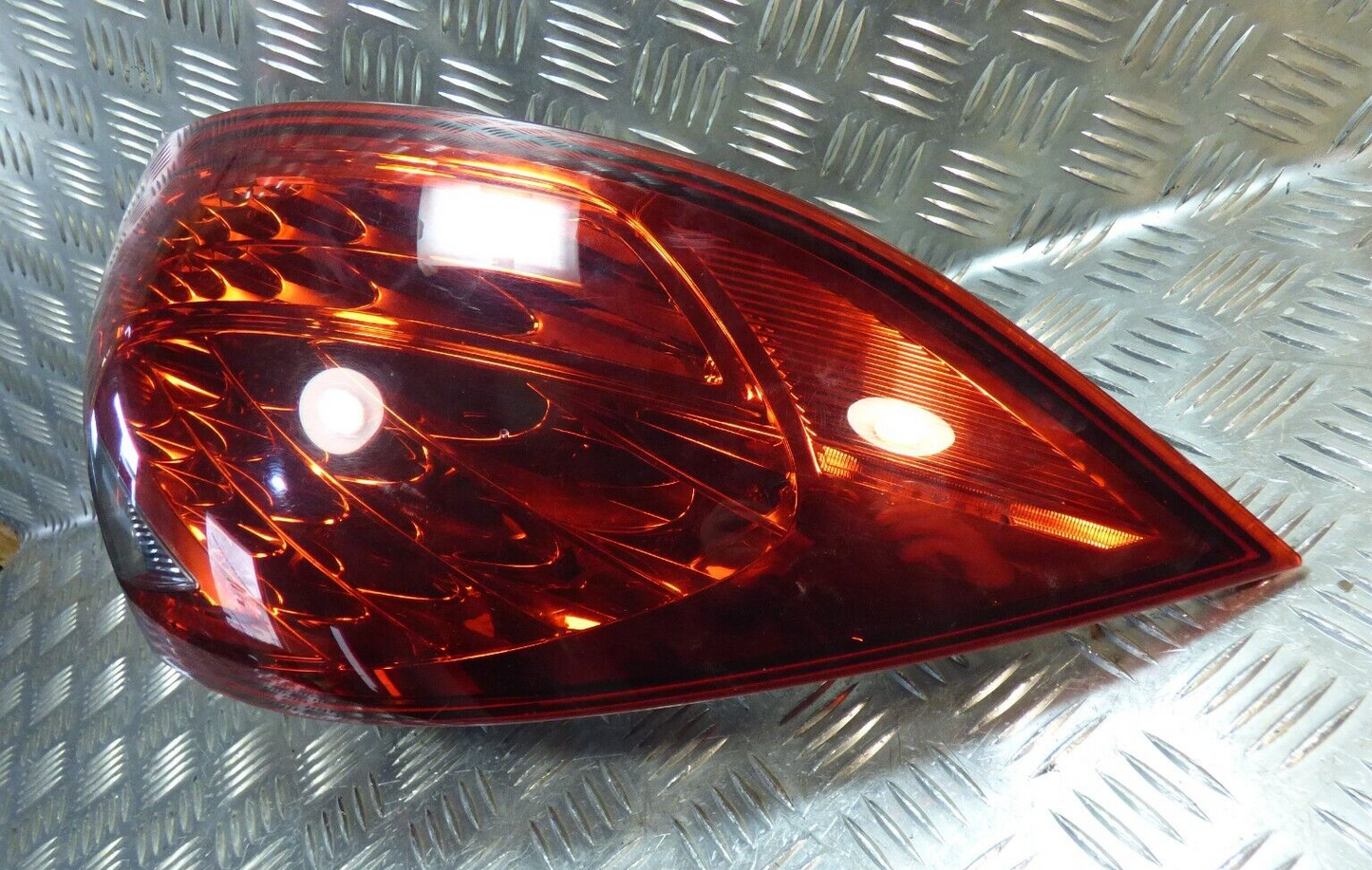Porsche Cayenne 92A Orig. LED Rückleuchte aussen links 7P5945095F ORIGINAL gebraucht - Heckleuchte