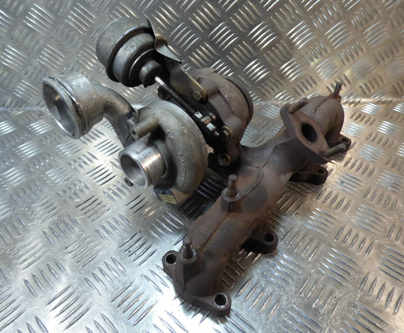 VW Transporter T5 1.9 TDI Turbolader KKK ORIGINAL gebraucht - 038253014H