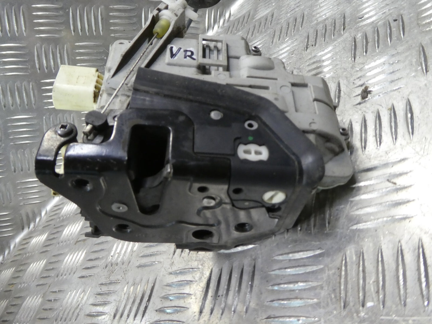 Porsche Cayenne 958 92A Türschloss vorne rechts ORIGINAL gebraucht - 8J1837016A