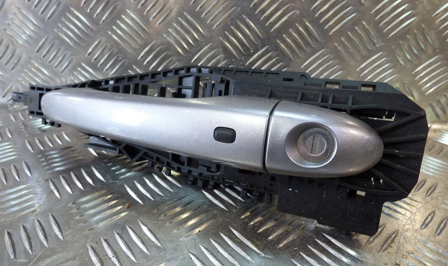 Jeep Cherokee KL 2015 Türgriff Vorne Links Kessy Keyless Go silber ORIGINAL gebraucht - P68082687AE
