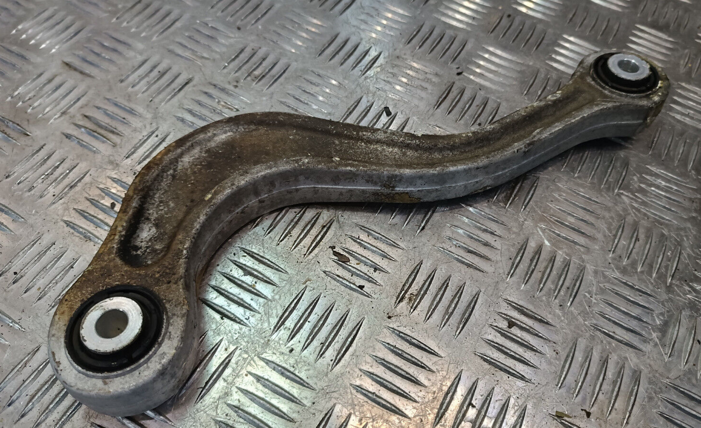 Porsche 970 Querlenker Hinten Traggerlenk 970.331.047.00 ORIGINAL gebraucht - Panamera