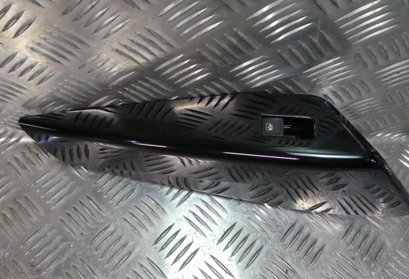 VW ID3 Pro Türverkleidung Zierleiste Fensterheberschalter 10A867227B ORIGINAL gebraucht - Volkswagen