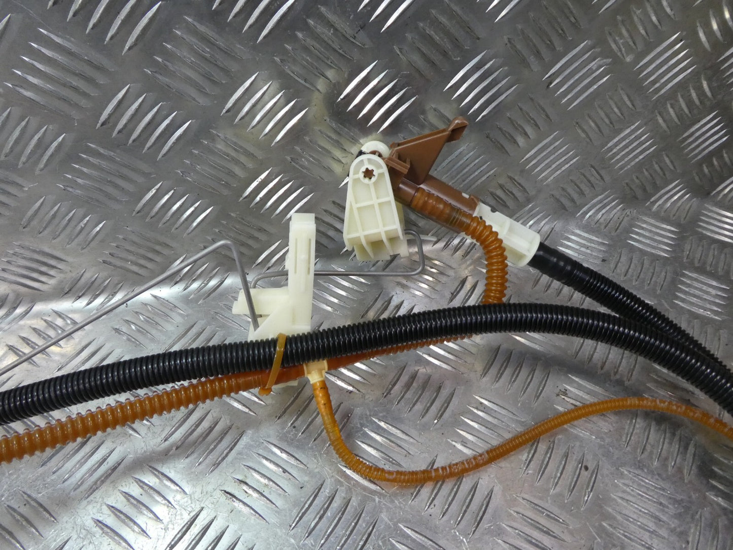 Porsche Cayenne 4.8 S 92A 7L6919715D ORIGINAL gebraucht - Kraftstoffrohr