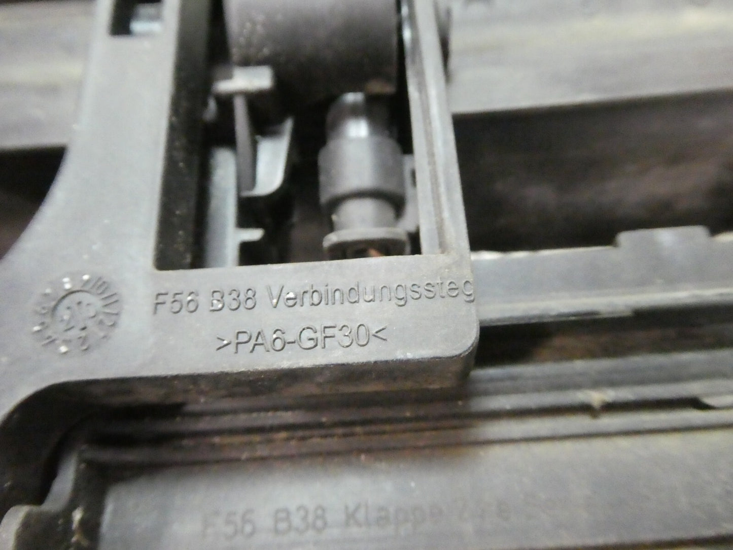 Mini Cooper F55 F56 Luftsteuerung Gitter Verteiler Luft vorne ORIGINAL gebraucht - 733909608