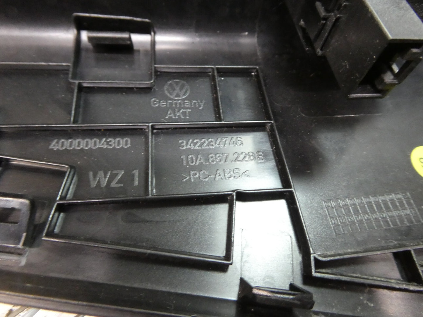 VW ID3 Pro Türverkleidung Zierleiste Fensterheberschalter 10A867228B ORIGINAL gebraucht - Volkswagen