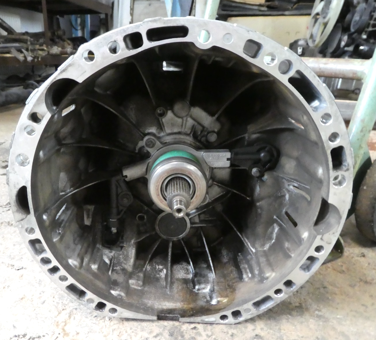 Mercedes Sprinter W906 2.2 CDI 6 Gang Schaltgetriebe Getriebe 711680 ORIGINAL gebraucht - A9062602301