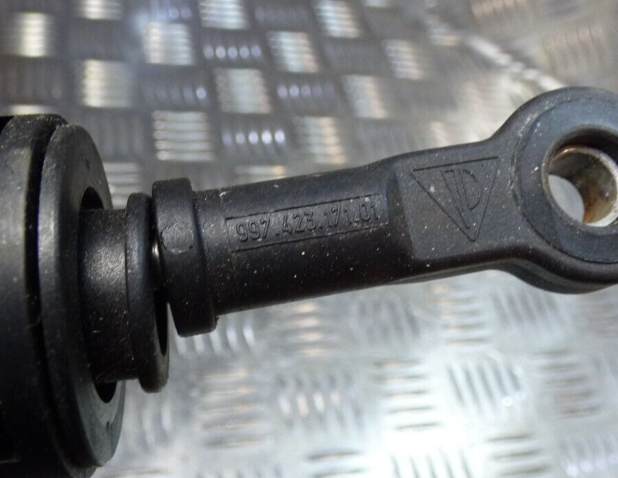 Porsche 987 997 911 Kupplungsgeberzylinder / 997.423.171.01 ORIGINAL gebraucht - 99742317101