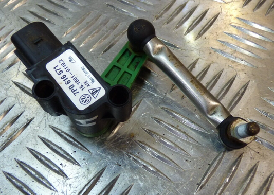 Porsche Cayenne 92A Niveauregulierung Höhenwertsensor Hinten ORIGINAL gebraucht - 7P0616571
