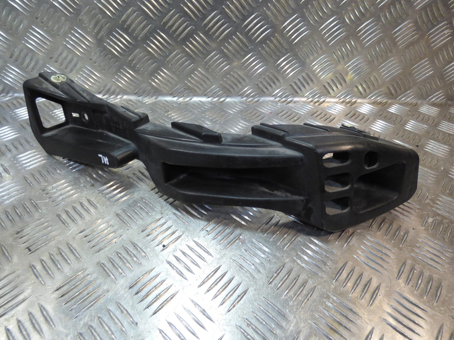 Porsche Cayenne 92A Stoßstange Hinten Links 7P5807393 ORIGINAL gebraucht - Halterung