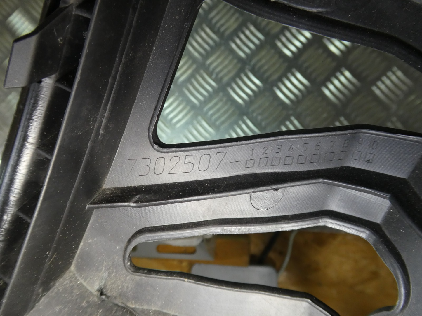 Mini Cooper F55 F56 Halter Nebelscheinwerfer in Stoßstange vorne links ORIGINAL gebraucht - 7302507