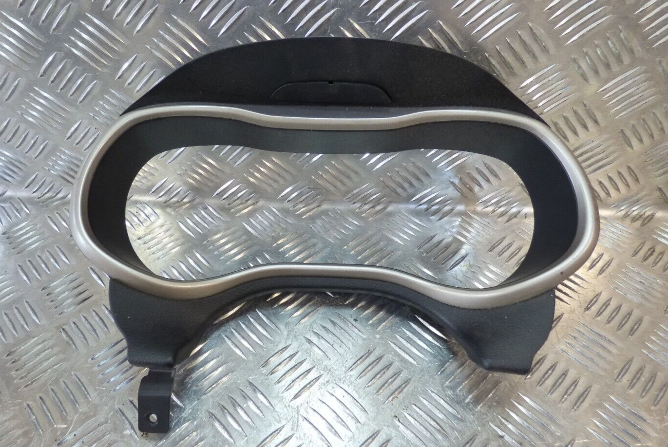 Jeep Cherokee KL 2015 Abdeckung Tachometer -LS5 ORIGINAL gebraucht - 1YR31TRMAB ORIGINAL gebraucht - 2447848