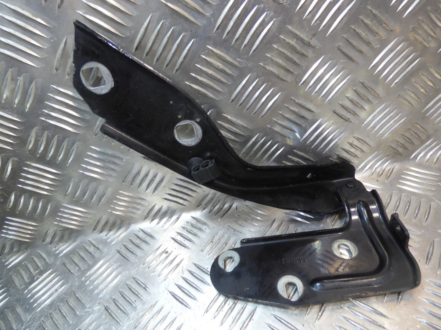 Porsche Cayenne 92A vorne rechts 7P5823302B ORIGINAL gebraucht - Motorhaubenscharnier