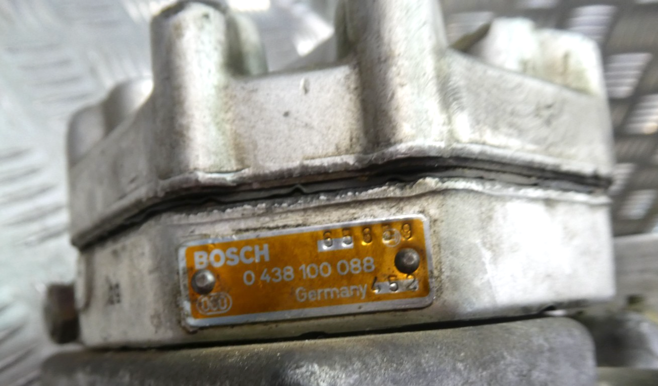 Mercedes-Benz W126 C126 Mengenteiler für Einspritzanlage BOSCH ORIGINAL gebraucht - 0438100088