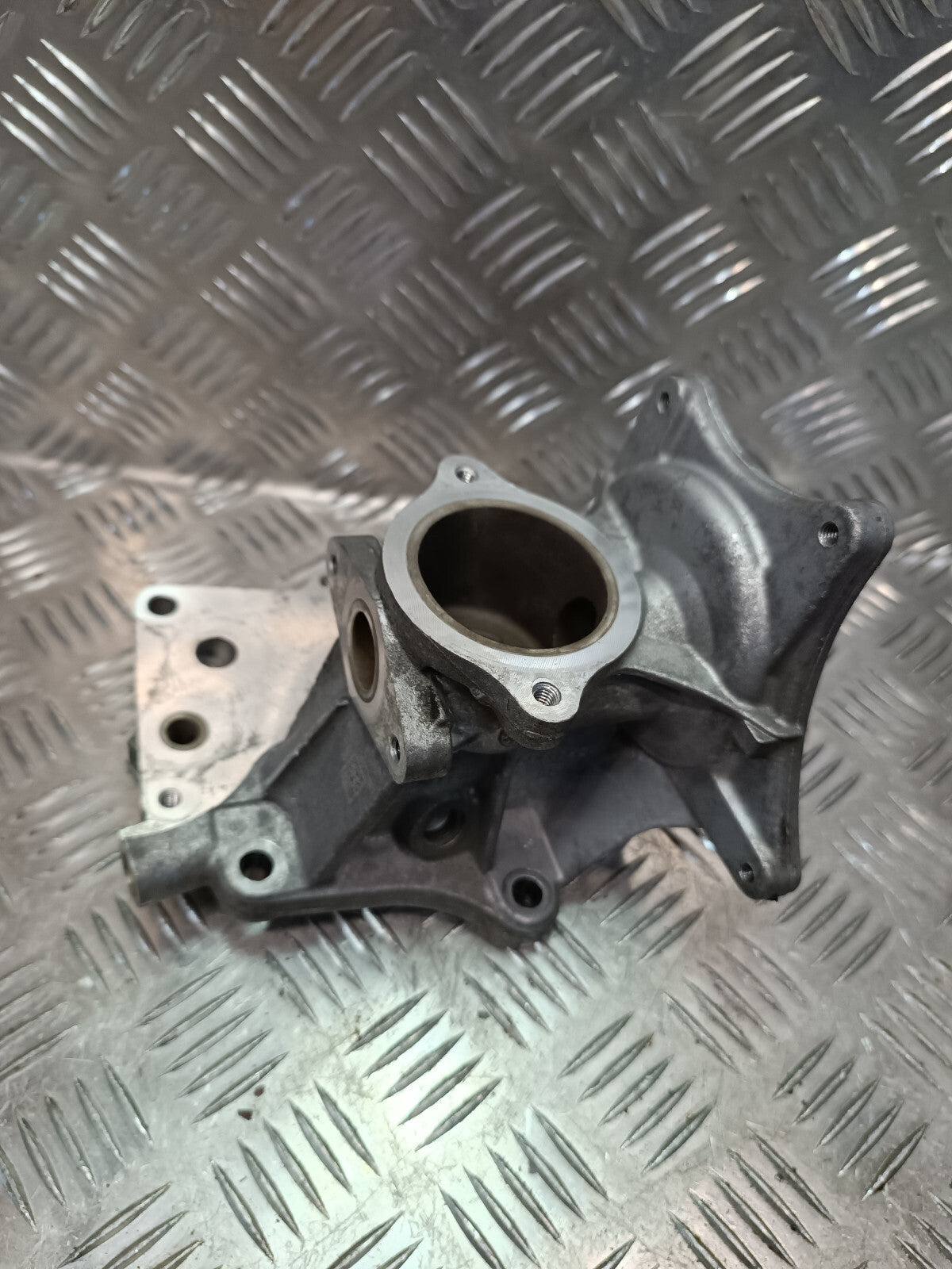 OPEL ASTRA K 1.0 TURBO 12V Original Wasserpumpe Halter GM gebraucht - 12641869