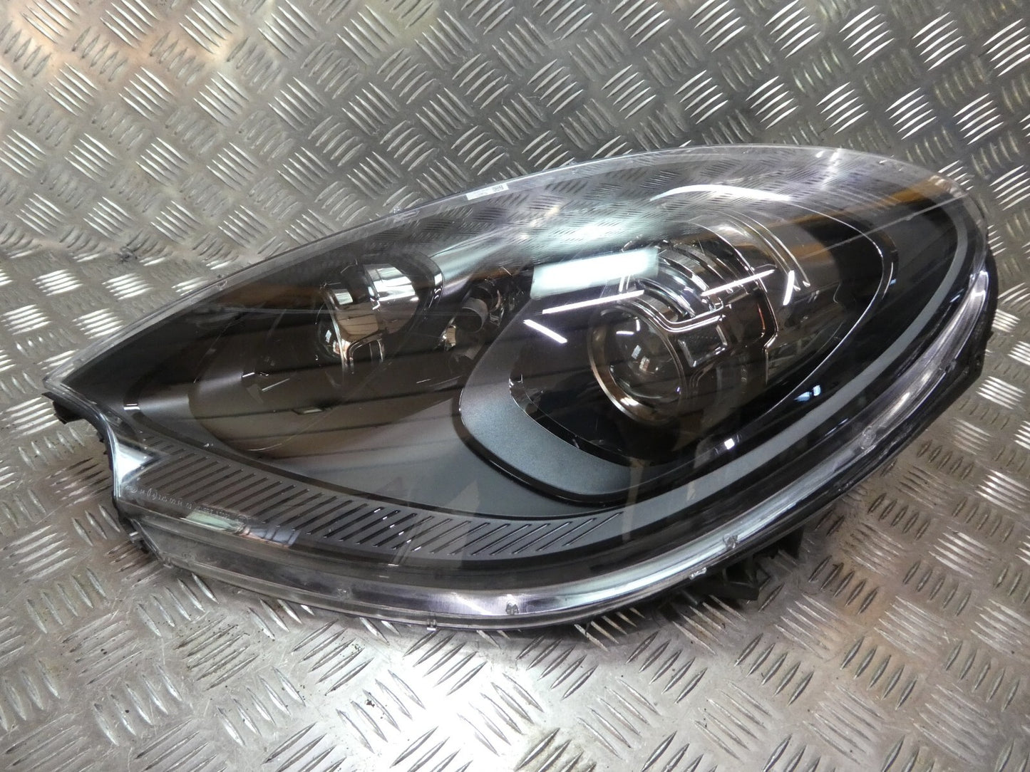 Porsche Macan S 95B 2015 Xenon Xenonscheinwerfer 95B9410329GF Links ORIGINAL gebraucht - Scheinwerfer